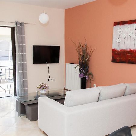 Great Apartment In พีเรียส ภายนอก รูปภาพ