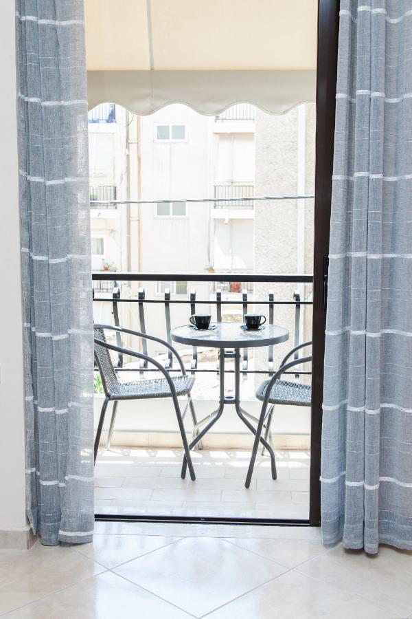 Great Apartment In พีเรียส ภายนอก รูปภาพ