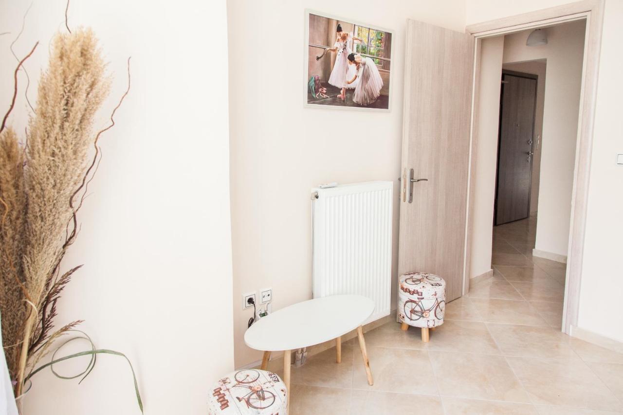 Great Apartment In พีเรียส ภายนอก รูปภาพ