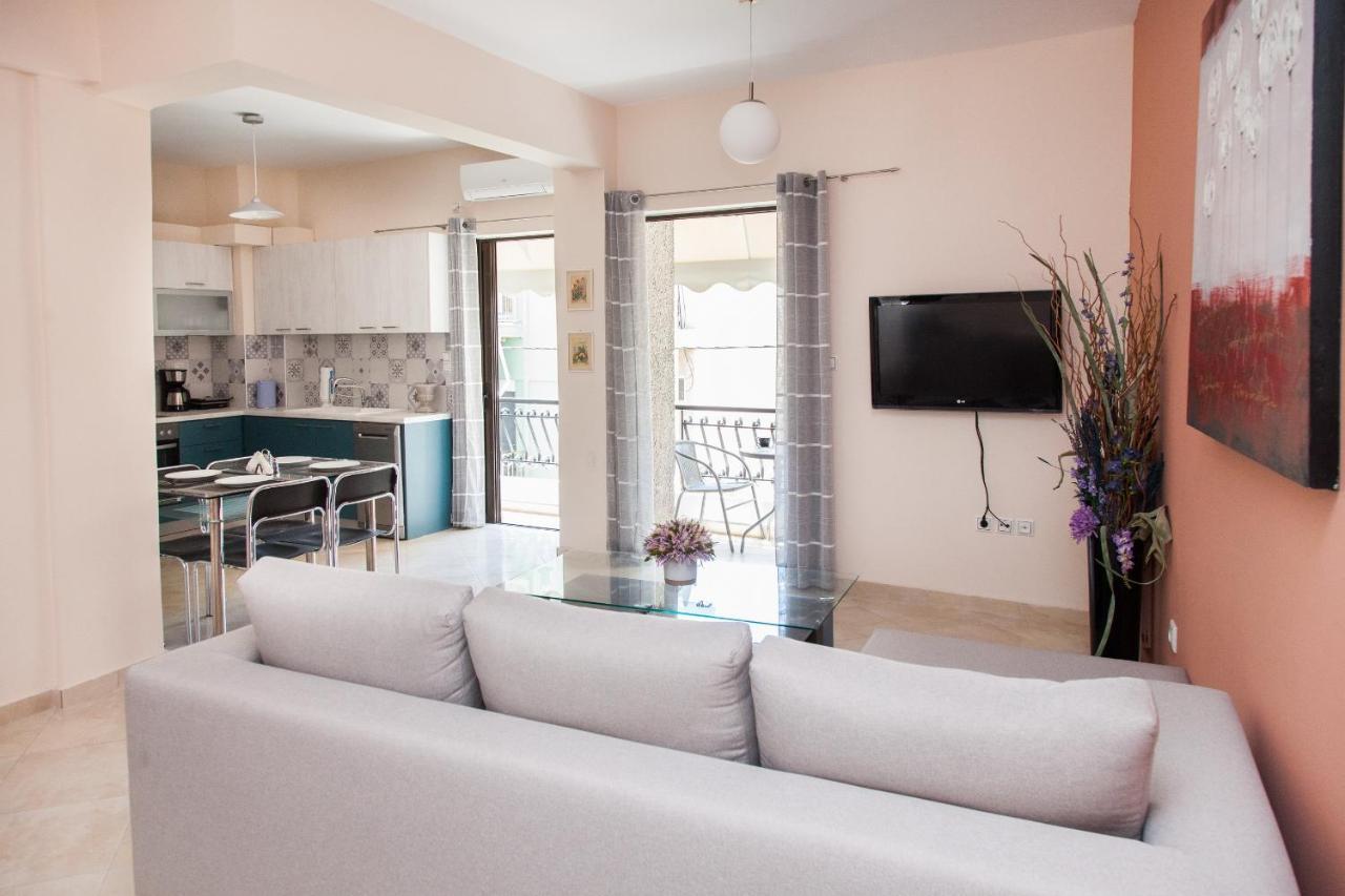 Great Apartment In พีเรียส ภายนอก รูปภาพ