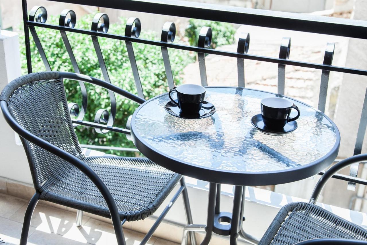 Great Apartment In พีเรียส ภายนอก รูปภาพ