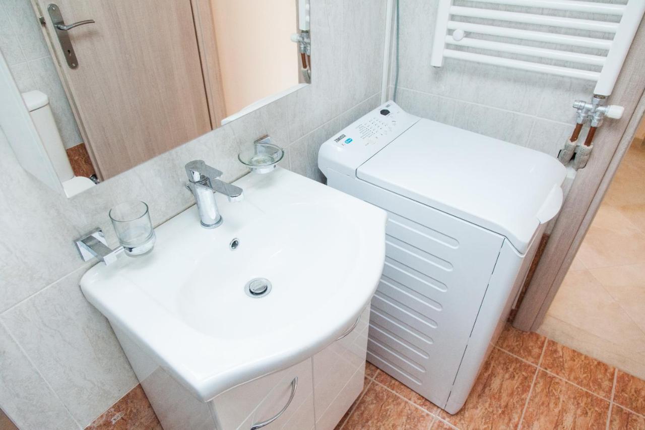 Great Apartment In พีเรียส ภายนอก รูปภาพ