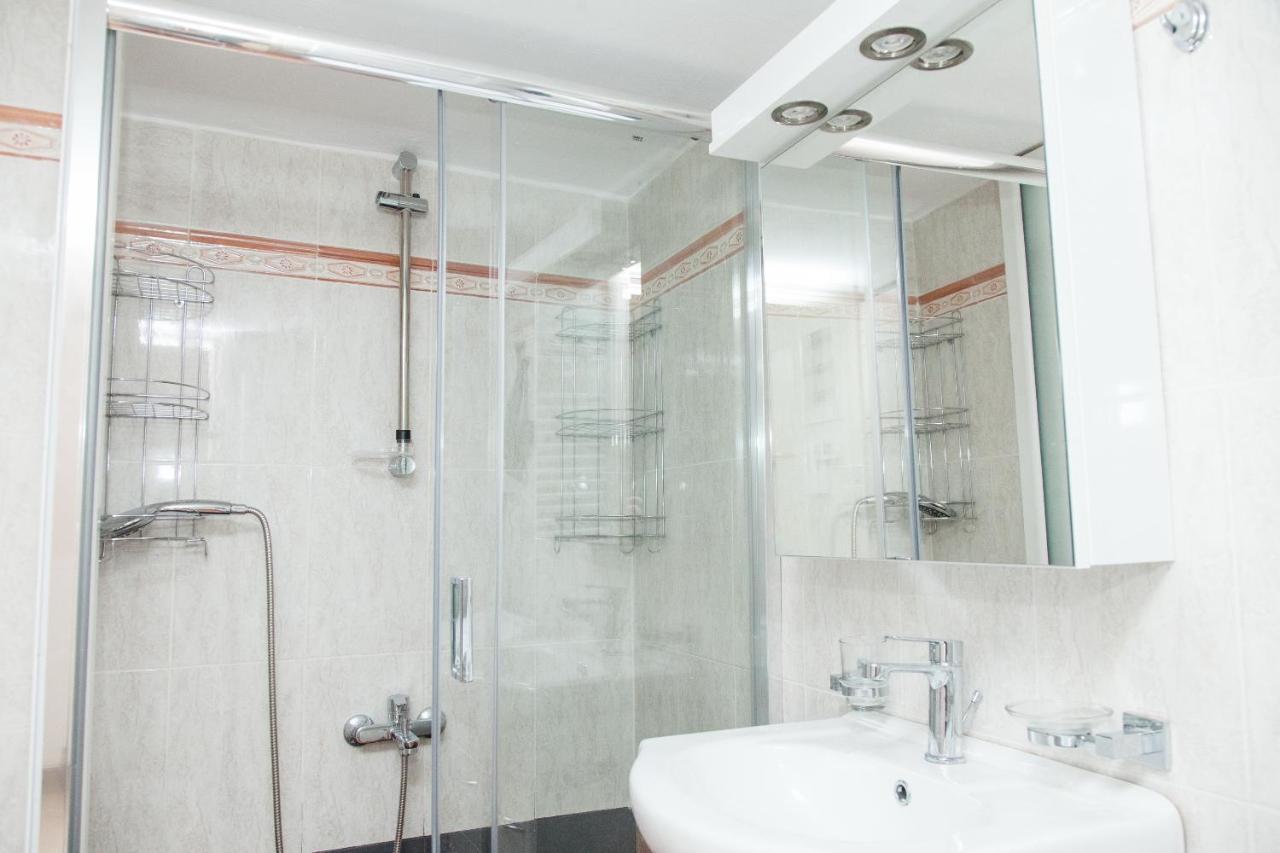 Great Apartment In พีเรียส ภายนอก รูปภาพ
